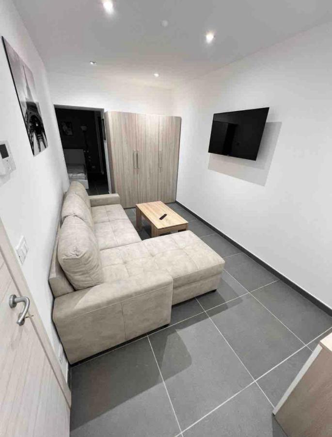 Apartamento Pregevole Duplex A 1 Minuto Dalla Metro Collegno Exterior foto